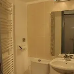 Grand Bois Cles Blanches 公寓式酒店 拉达尼亚