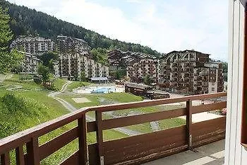 Grand Bois Cles Blanches * La Tania