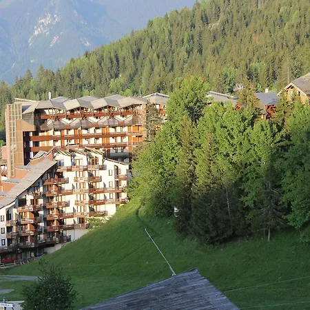 Grand Bois Cles Blanches * La Tania